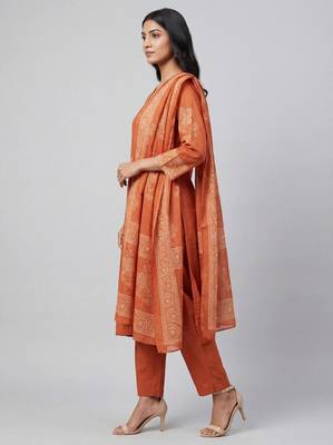 Women orange cotton printed kurta pant dupatta set with hand work 4