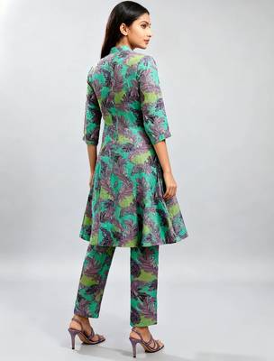 Women green cotton printed a line kurta pant set 2