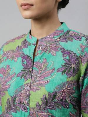 Women green cotton printed a line kurta pant set 3