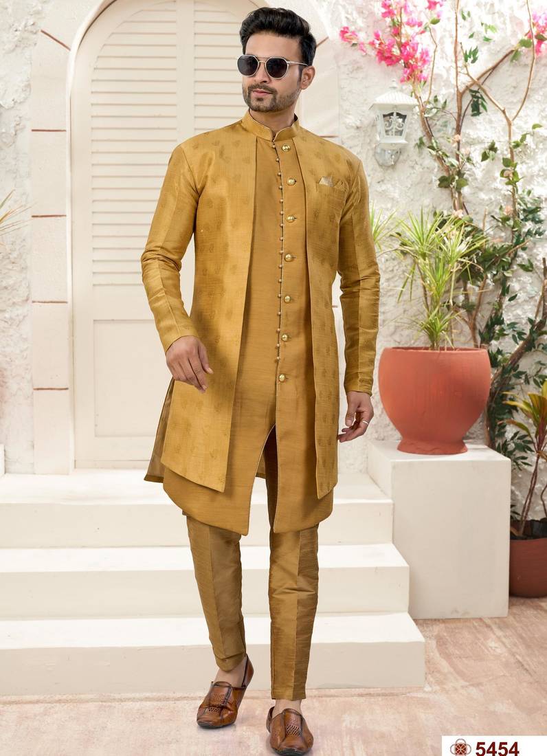 Goldhavy jacket style attached indowestern   set with thred work & fancy botton