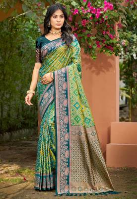parrot green soft silk woven work traditional saree 1