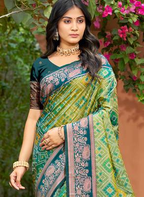 parrot green soft silk woven work traditional saree 2