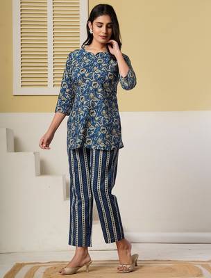 Navy blue floral printed kurti with striped straight pants – cotton co-ord set 3