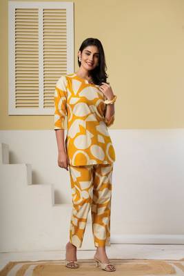 Mustard yellow geometric printed kurti with straight pants – cotton co-ord set 2