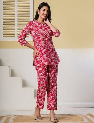 Red floral printed kurti with straight pants – cotton co-ord set 2