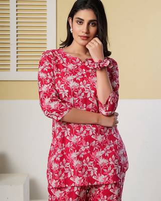 Red floral printed kurti with straight pants – cotton co-ord set 4