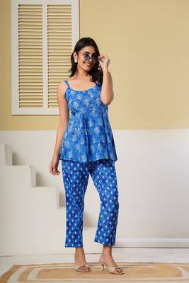 Blue printed spaghetti kurti with straight pants – cotton co-ord set 4