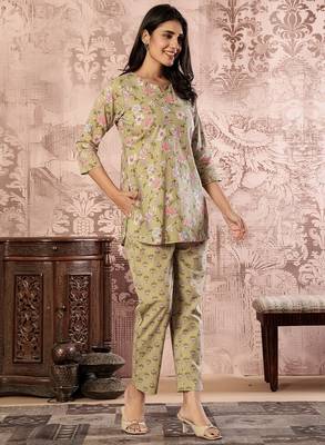 Olive green floral printed kurti with straight pants – cotton co-ord set 4