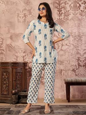 Blue floral printed kurti with straight pants – cotton co-ord set 5