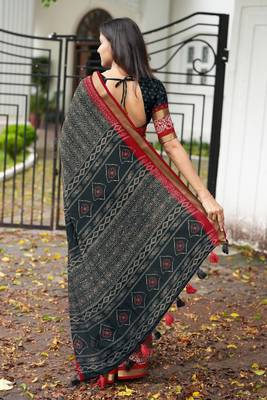 black cotton saree with geometric print 3