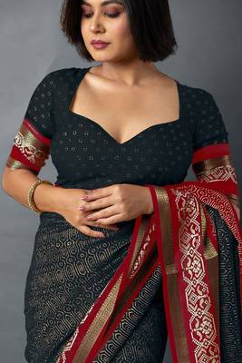 black cotton saree with geometric print 5