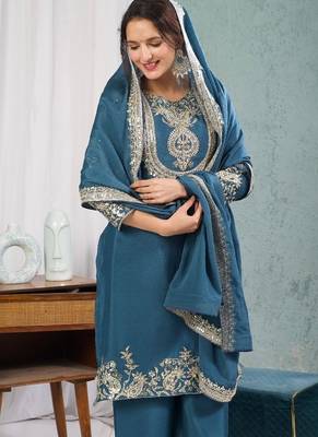 blue designer embroidered kurta set 3