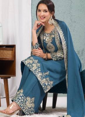 blue designer embroidered kurta set 4