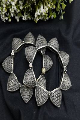 Designer red green kundan stone antique kada bangle set : oxidised ethnic indian wrist jewelry combo set of 5 pc 5