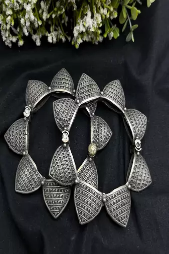 Designer red green kundan stone antique kada bangle set : oxidised ethnic indian wrist jewelry combo set of 5 pc