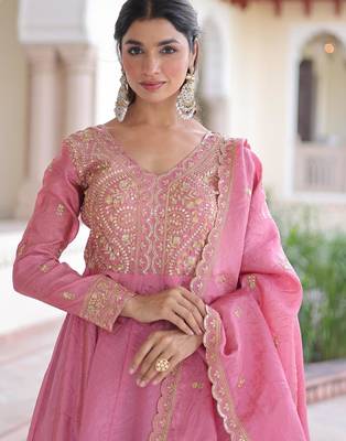Pink gold crush sequins embroidered work flared gown with heavy dupatta 3