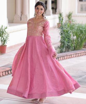 Pink gold crush sequins embroidered work flared gown with heavy dupatta 4