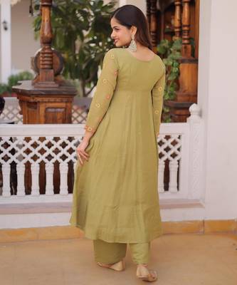 Pista mal chanderi beads embroidered work kurta sets 2