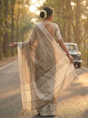 women beige & silver-toned woven design linen blend saree 3