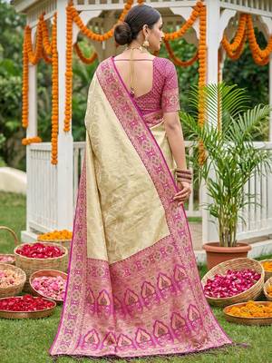 Sutriti elegant cream & magenta art silk kanjivaram style saree with rich zari border & paisley pallu 3