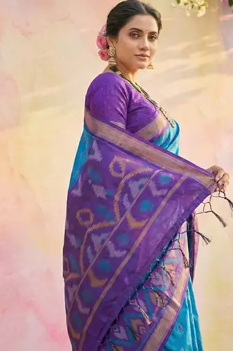 blue pochampalli silk blend saree 