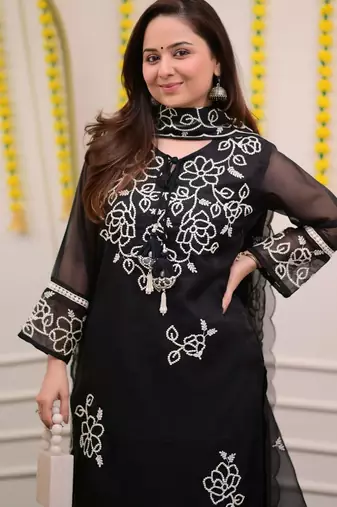 Blackblooming georgette kurti set with embroidered dupatta & cotton bottomethnic wear