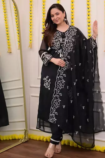 Blackblooming georgette kurti set with embroidered dupatta & cotton bottomethnic wear