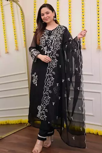 Blackblooming georgette kurti set with embroidered dupatta & cotton bottomethnic wear