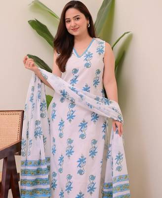 Whitesleeveless rayon slub kurti set with printed organza dupatta & stitched bottomethnic wear 2