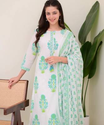 Green elegant rayon kurti set with digital print muslin dupatta & rayon bottomethnic wear 2