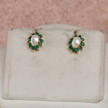 pearl necklace set with emerald green floral accent pendant 2