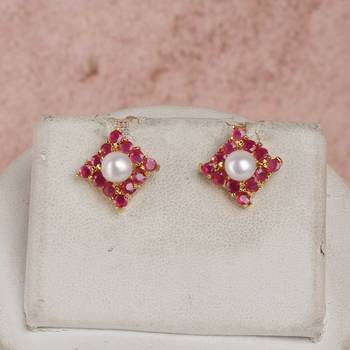 pearl necklace set with pink stone floral pendant design 2