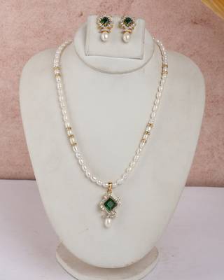 pearl necklace set with emerald green stone pendant 1