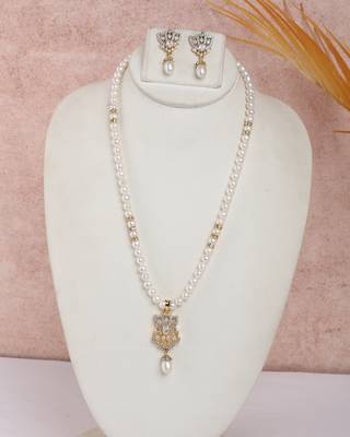 pearl necklace set with gold accent pendant 1