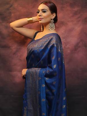 Blue silk blend banarasi saree with unstitched blouse piece 5
