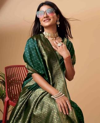 green silk blend banarasi saree with unstitched blouse piece 4