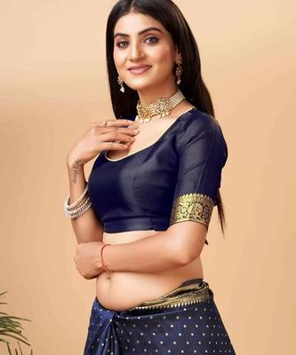 Blues oft silk blend banarasi saree with unstitched blouse piece 5