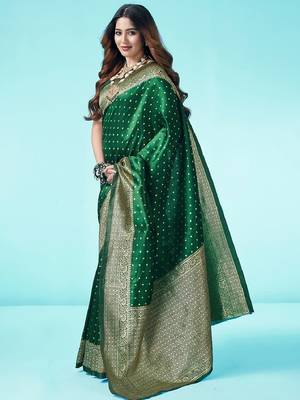 Green silk blend banarasi saree with unstitched blouse piece 2