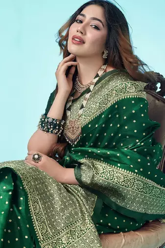 Green silk blend banarasi saree with unstitched blouse piece