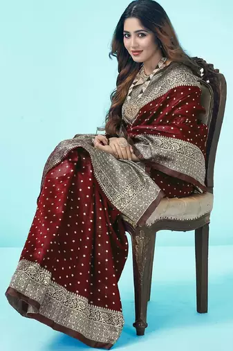 Maroon silk blend banarasi saree with unstitched blouse piece