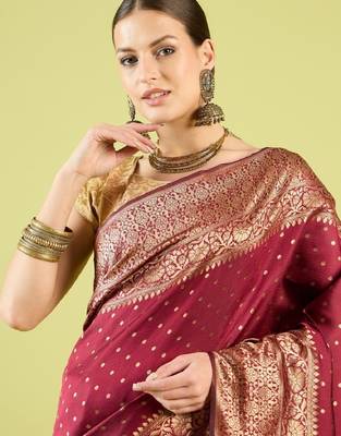 Maroon silk blend banarasi saree with unstitched blouse piece 4