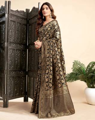 Black silk blend banarasi saree with unstitched blouse piece 2