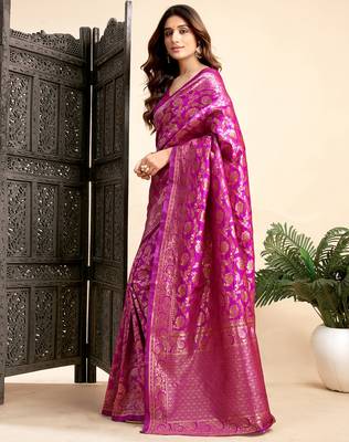 Pink silk blend banarasi saree with unstitched blouse piece 3