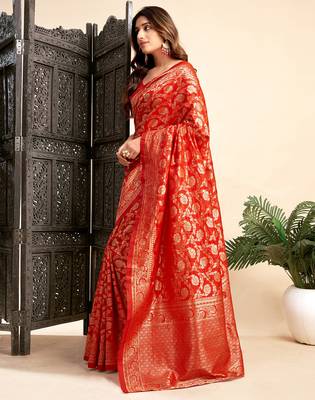 Black silk blend banarasi saree with unstitched blouse piece 1