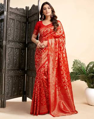Black silk blend banarasi saree with unstitched blouse piece 2