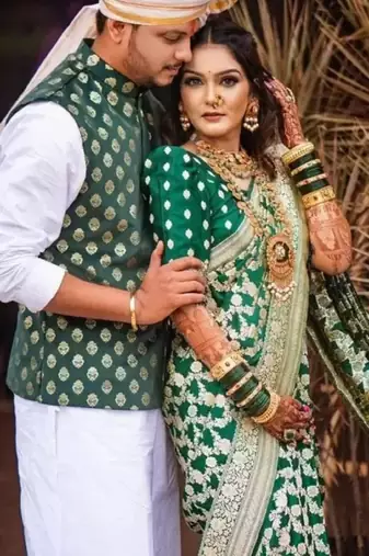 Green silk blend banarasi saree with unstitched blouse piece