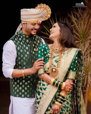 Green silk blend banarasi saree with unstitched blouse piece 3