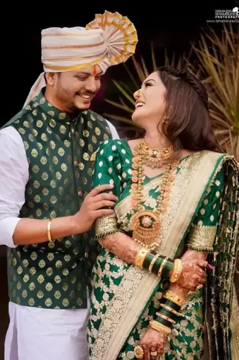 Green silk blend banarasi saree with unstitched blouse piece
