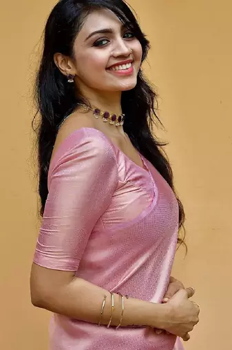 Babym pink silk blend banarasi saree with unstitched blouse piece