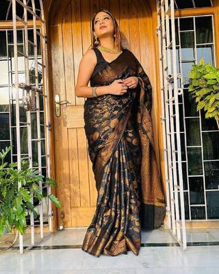 Black silk blend banarasi saree with unstitched blouse piece 3